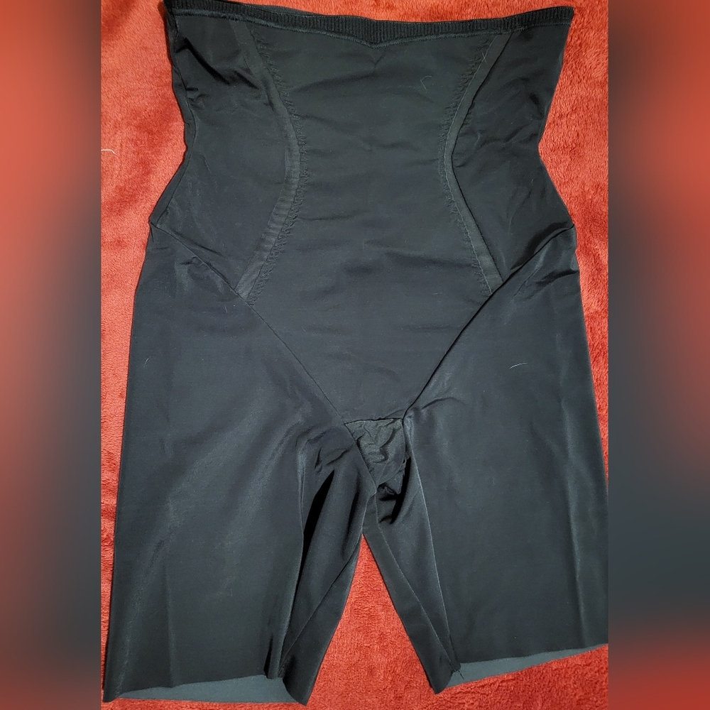 Maidenform Without tags Black body Shaper Size Medium